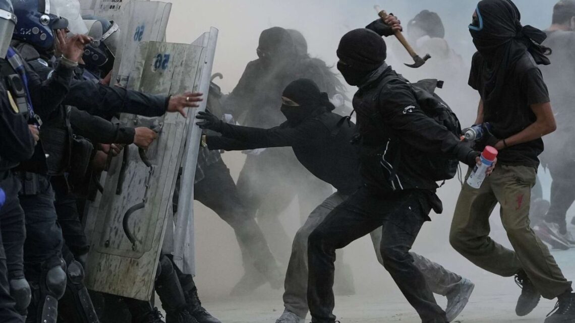 Protests In Peru And Soccer Fans- This Week’s Most Striking Photos From Latin America