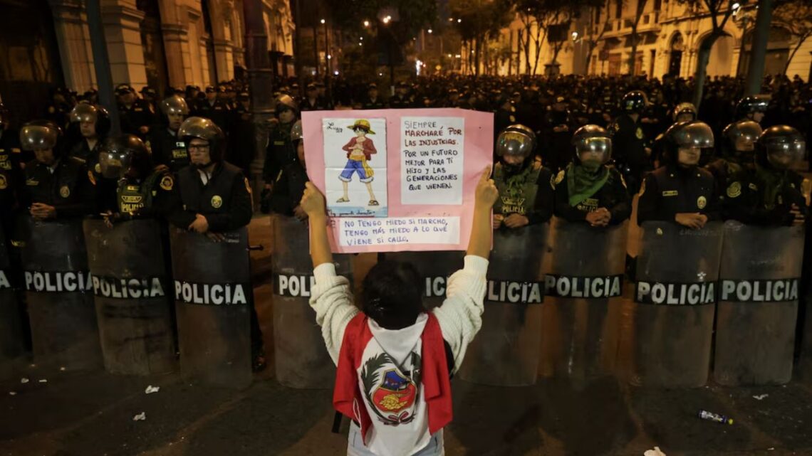 Violence Erupts In Lima- Protester Killed, Dozens Injured In Early Test For President Jerí